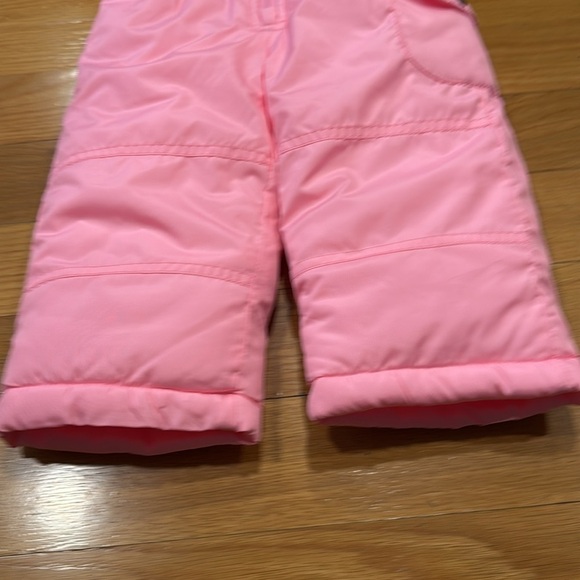 Carter’s pink bib snowpants size 12 months . - Picture 6 of 6